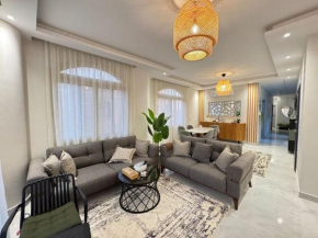 Luxury 2BR Apartment West Somid, Giza